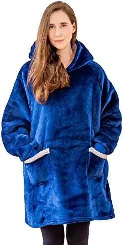 Aisbo Sherpa Wearable Blanket Hoodie - Топло Hoody с качулка за жени, Мъже и за Възрастни, Удобно Уютно Одеало с качулка, Огромна качулка и джобове, кралско Синьо, 37x33 инча